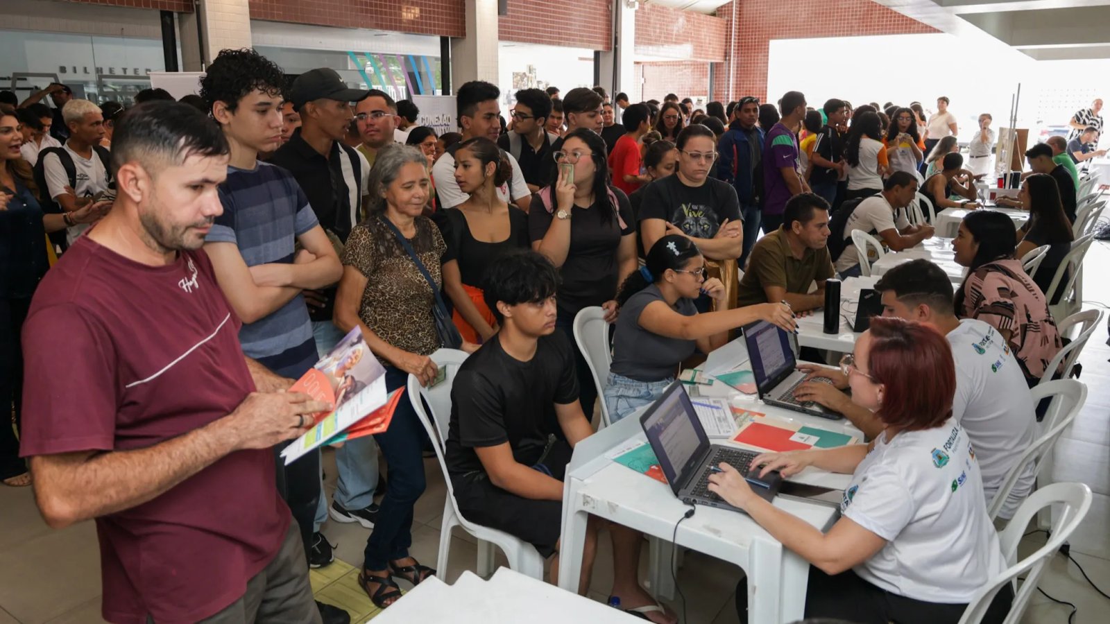 Fortaleza abre a primeira semana de agosto com mais de 2 mil vagas de emprego; telemarketing, constr